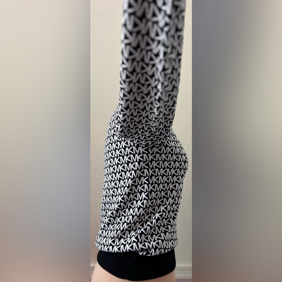 Micheal Kors sweater XS - Picture 6 of 9